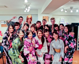 leafcup yukata international party july 25 2011 - group photo, photo de groupe yukata japonais