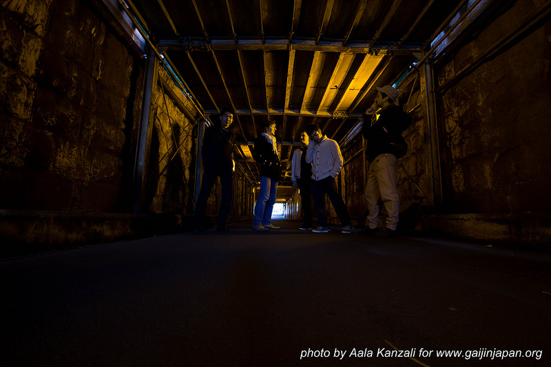 yamanote line walk mars 2013 - groupe tunnel