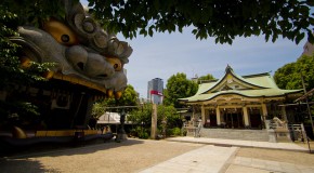 Namba Yasaka Jinja, le sanctuaire atypique à Osaka