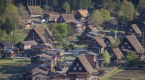 Shirakawa-go, patrimoine UNESCO aux maisons traditionnelles