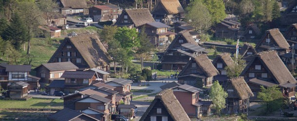 Shirakawa-go, patrimoine UNESCO aux maisons traditionnelles